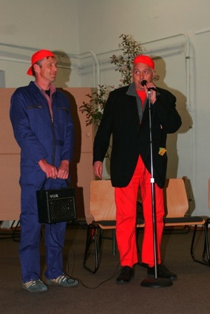 René Zind als Moderator bei der Eröffnung "FlämingAktiv - gemeinsam gestalten 2007" in Wiesenburg (hier mit Harald Schürkes) / Foto: Richard Gruber